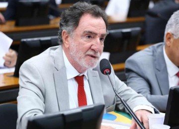 Patrus Ananias na CCJC no dia do embate com os bolsonaristas -  (crédito: Vinicius Loures/Câmara dos Deputados)