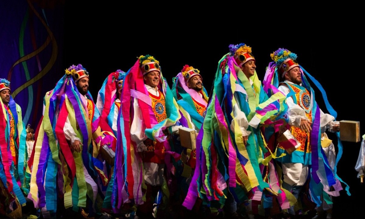 Grupo Aruanda: cor, tradição, alegria e folclore, de Minas Gerais para o mundo -  (crédito: Uai Turismo)