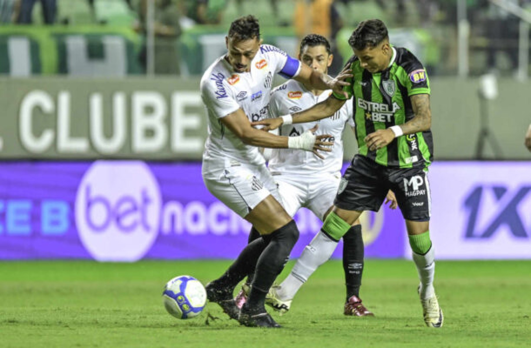Diego Pituca critica América-MG em derrota do Santos e ataca rival: ‘Brincalhão’