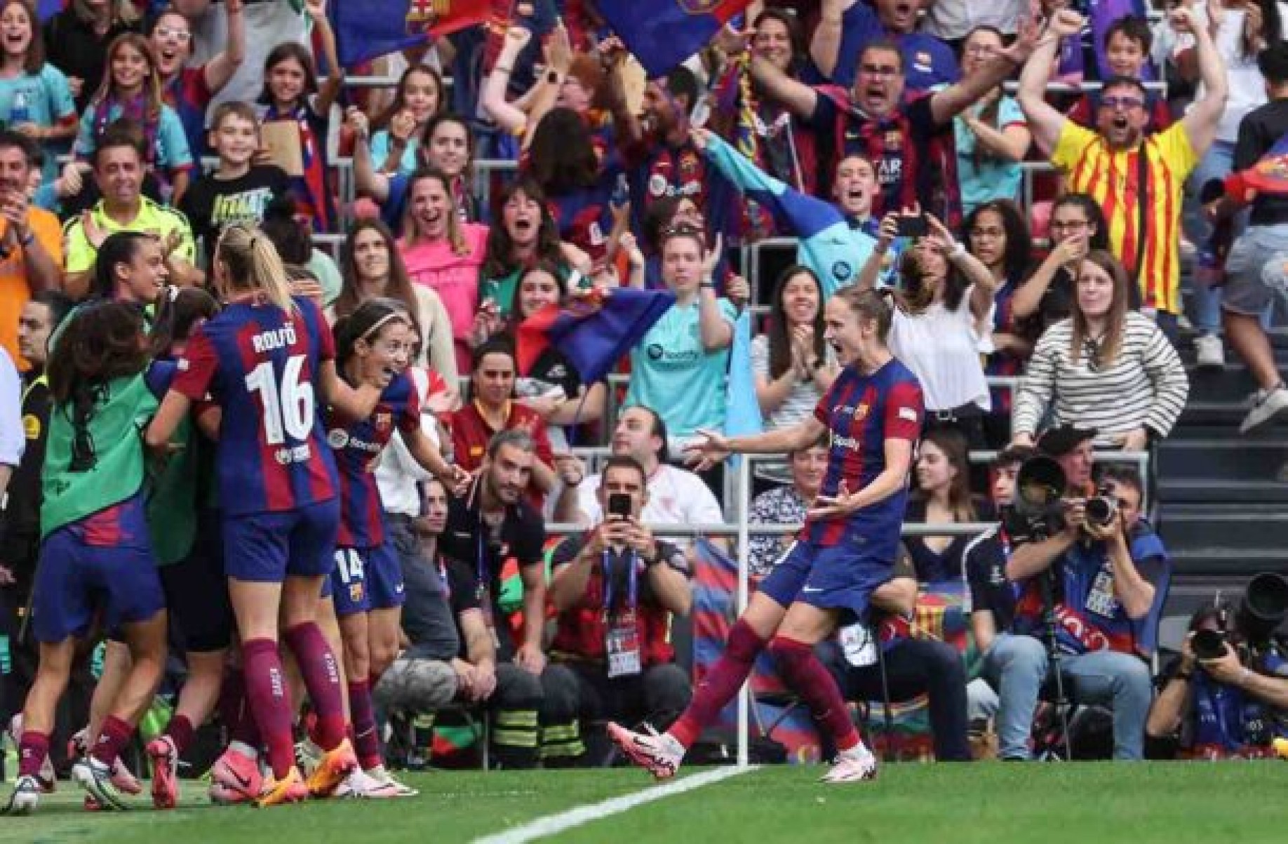 Barcelona vence Lyon e é campeão da Champions Feminina