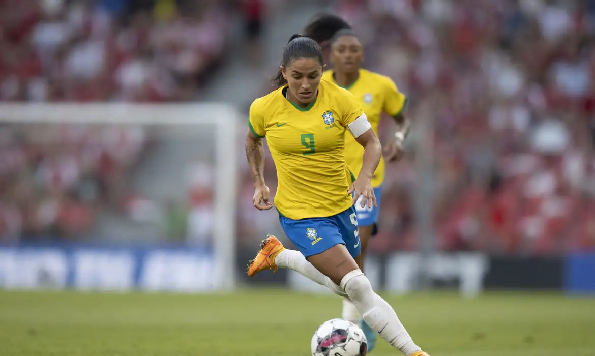 Debinha, Bruninha e Laís Estevam são convocadas para a seleção -  (crédito: EBC)