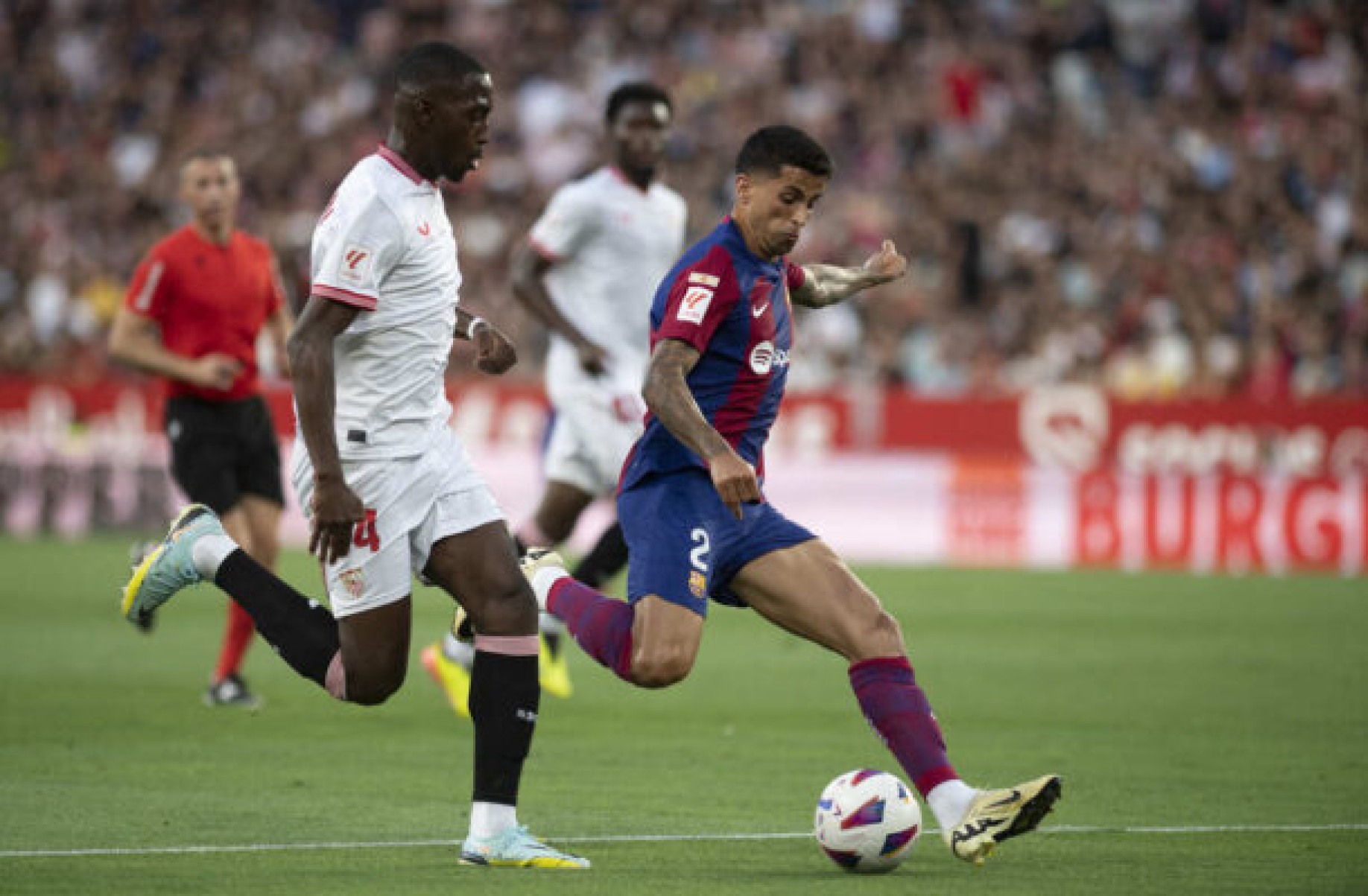 Barcelona. no adeus de Xavi, vence Sevilla pelo Campeonato Espanhol