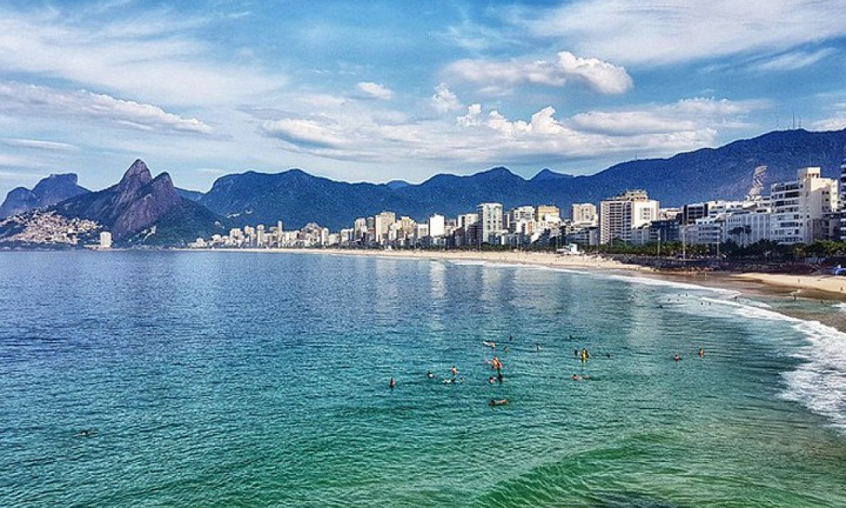 O Brasil recebeu 2,41 milhões de visitantes nessa alta temporada, em que o verão atrai pelas belas paisagens, principalmente as praias.   -  (crédito: silene andrade - Flickr)