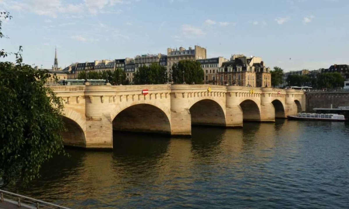 O Sena, que corta Paris, é um dos rios em que foram encontradas altas taxas de contaminação da água -  (crédito: PxHere)