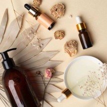 Entenda quais os benefícios dos cosméticos com produtos naturais - Freepik