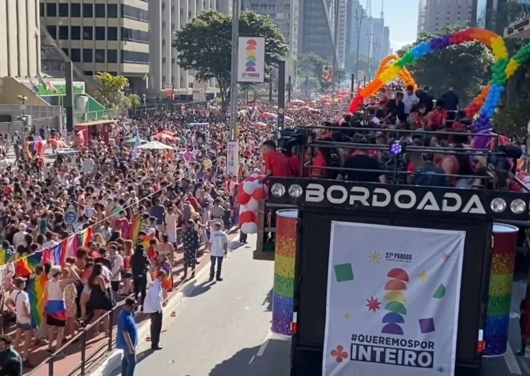 Hotel no Centro de São Paulo oferece brunch especial para participantes da Parada do Orgulho LGBTQIAPN+