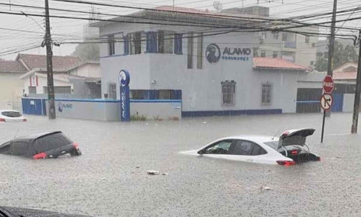 Fortes chuvas em João Pessoa alagam partes da cidade -  (crédito: Reprodução/Redes Sociais)