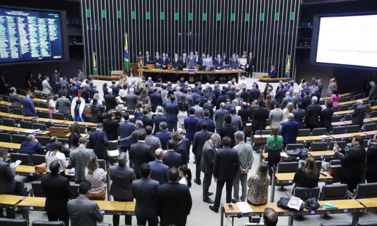 A votação na sessão desta terça-feira (28/5) representa uma vitória para o governo do petista, que temia o reestabelecimento do cronograma de pagamentos -  (crédito: Zeca Ribeiro/Câmara dos Deputados)