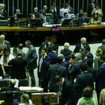 Congresso mantém veto que proíbe multa por atraso no pagamento do SPVAT - Lula Marques/ Agência Brasil