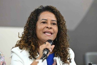A deputada estadual e vice-presidente da ALMG Leninha (PT) é uma das autoras do PL 817/23, juntamente com Macaé Evaristo (PT), Ana Paula Siqueira (Rede) e Andreia de Jesus (PT). -  (crédito: Luiz Santana/ALMG)