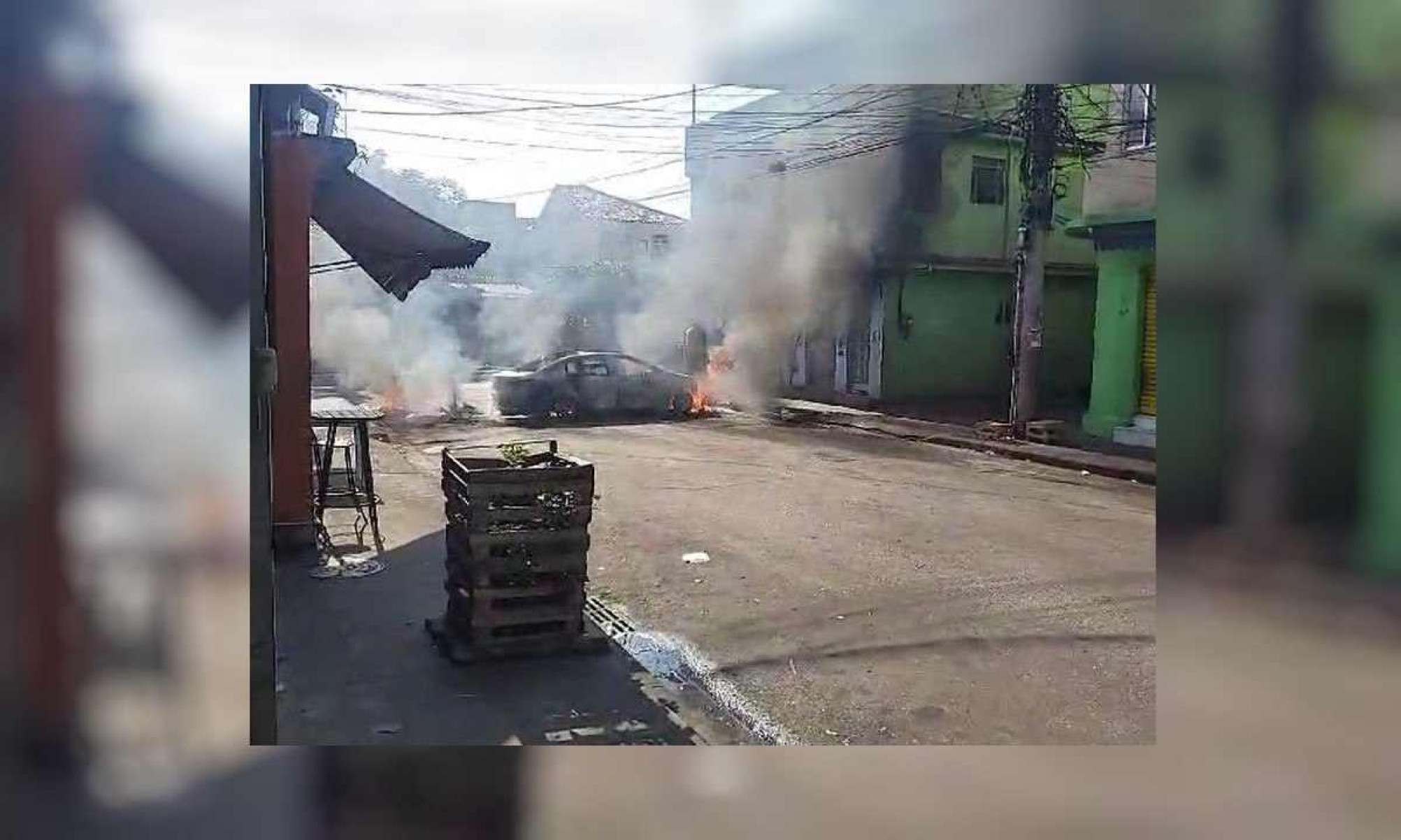 Rio tem carros e barricadas incendiados em operação da PM