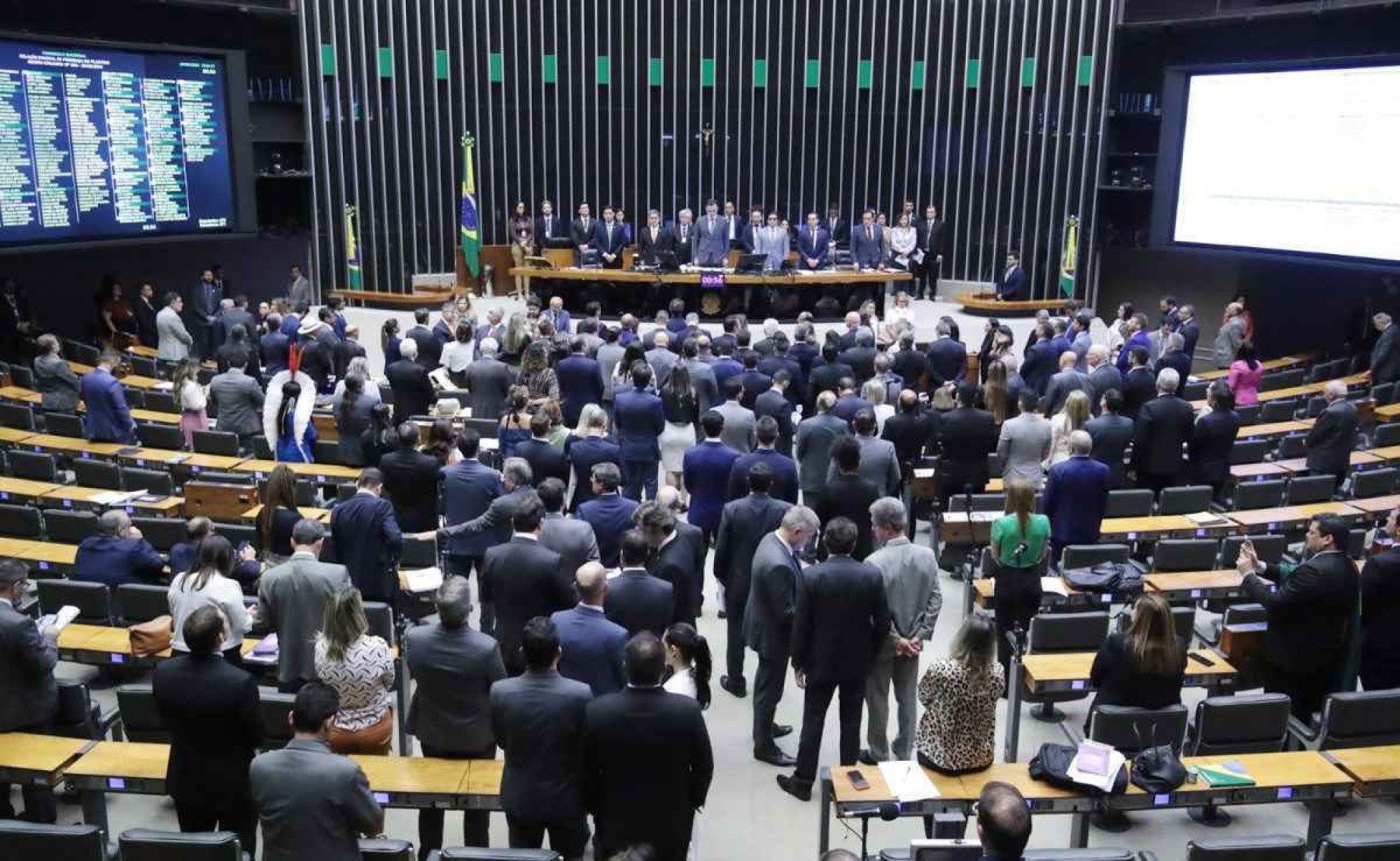 Veto de Lula a cronograma de emendas é mantido pelo Congresso