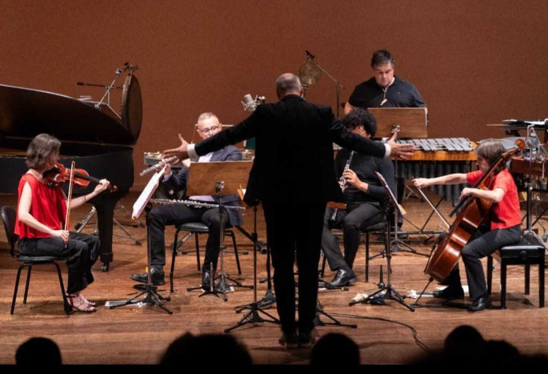 Ensemble Plurisons interpreta música brasileira contemporânea na FEA