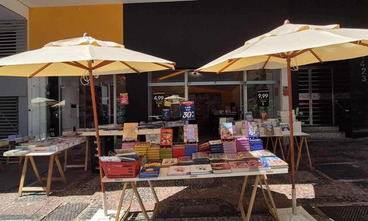 Livraria Outlet de Livro anuncia promoção 