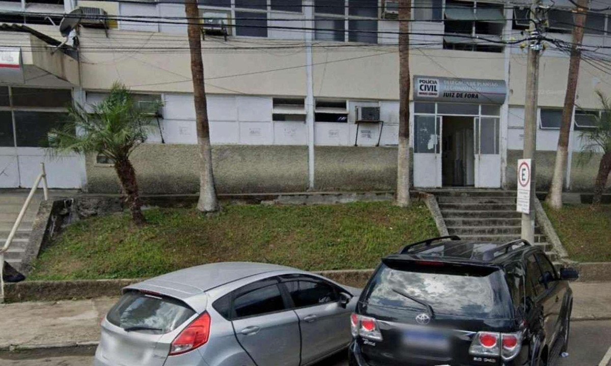 Homem confessou o crime e foi conduzido à delegacia de plantão da Polícia Civil de Juiz de Fora -  (crédito: Google Street View/Reprodução)