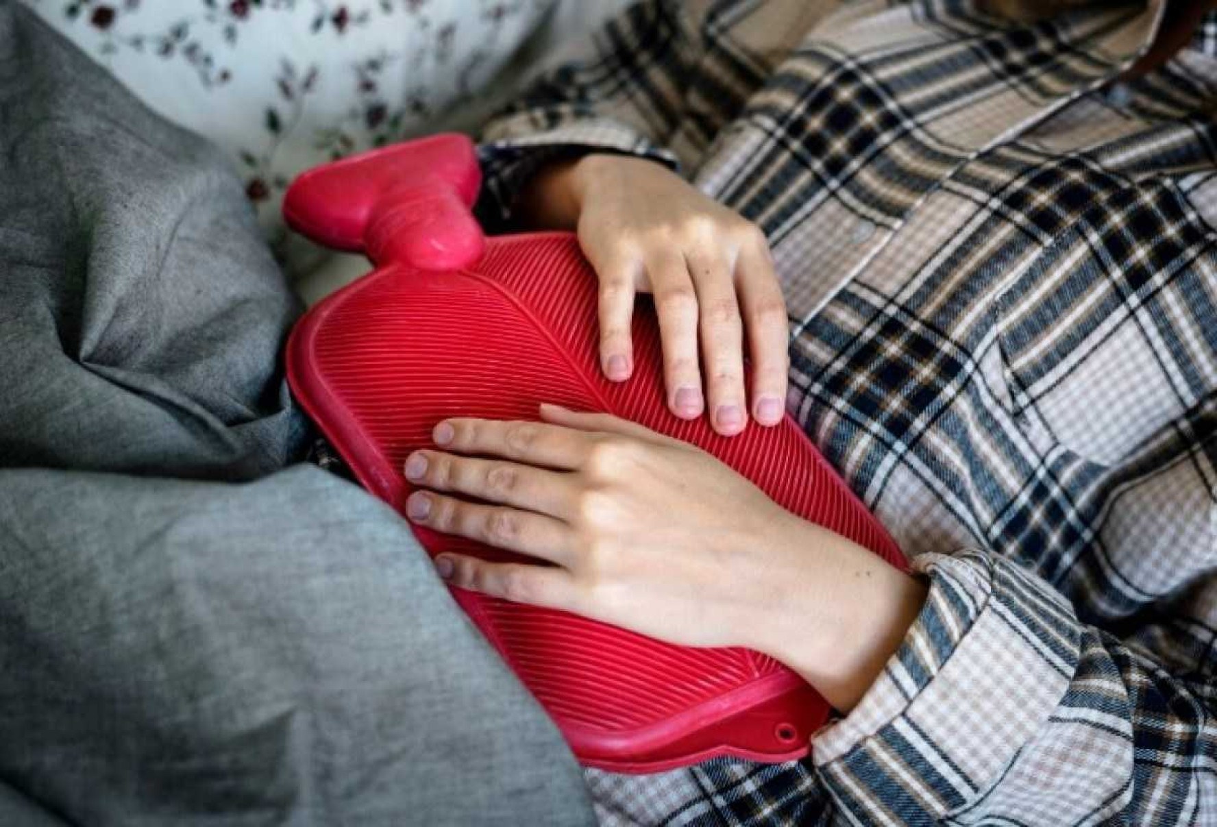 Confira 5 dicas para aliviar as cólicas menstruais no frio