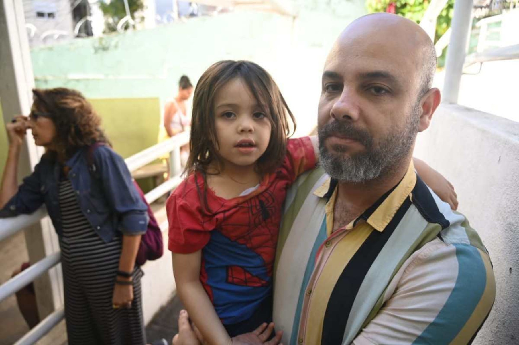 Douglas Henrique Ribeiro, 39, Desenvolvedor em TI leva seu filho Otto, 4