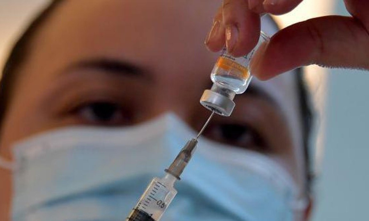Vacina da AstraZeneca já não é mais utilizada nos programas de vacinação -  (crédito: Getty Images)
