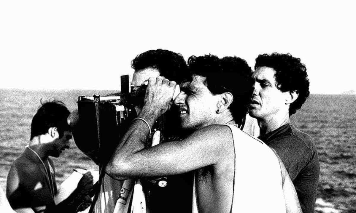 O mÃºsico Caetano Veloso durante as filmagens de 