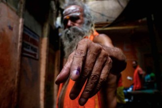 Maior do mundo, eleição pautada pela religião chega ao fim na Índia
