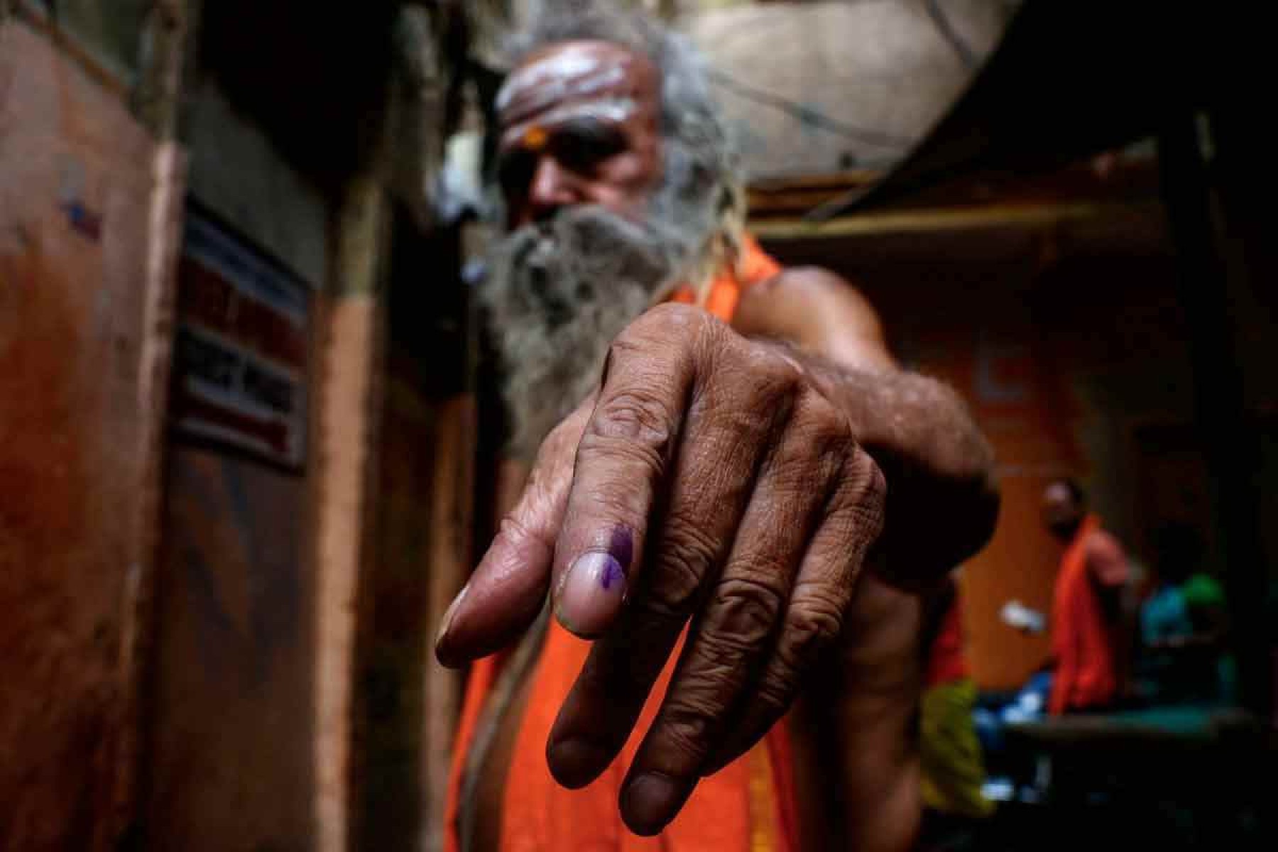 Maior do mundo, eleição pautada pela religião chega ao fim na Índia