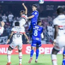 Cruzeiro comete falhas, tem jogador expulso e perde para São Paulo no Brasileiro
