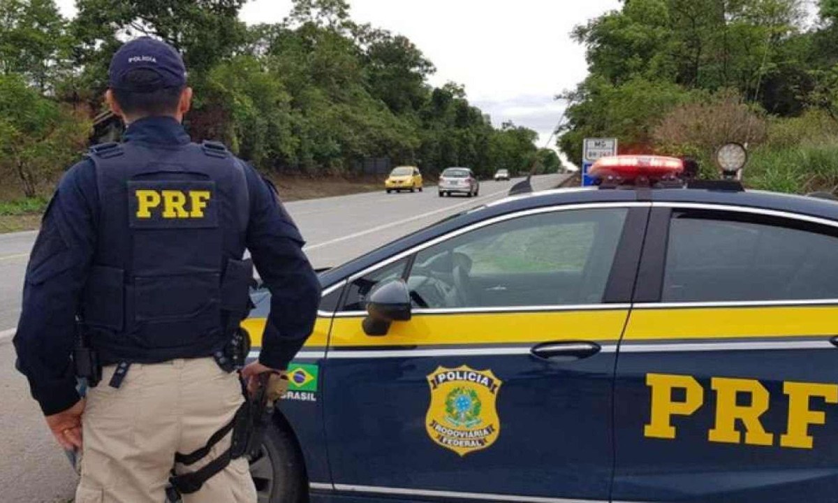 Polícia Rodoviária Federal reforçou policiamento nas rodovias que cortam o estado durante quatro dias de feriado de Corpus Christi -  (crédito: PRF / Divulgação)