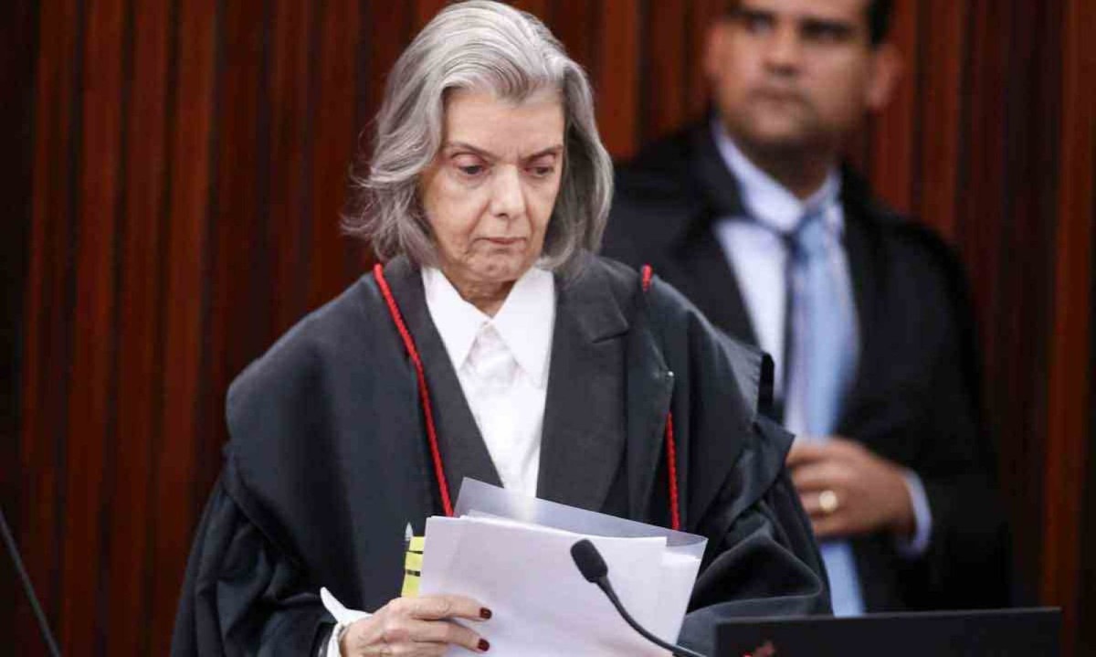 Cármen Lúcia passa a presidir o TSE pela segunda vez

 -  (crédito: LUIS ROBERTO/TSE)