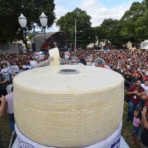 Cidade mineira bate novamente o recorde de maior queijo do mundo - Marco Evangelista/Imprensa MG