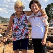 Vizinhas idosas se reencontram após perderem tudo no RS - Reprodução / Daniele Capelari - @daniicapelari