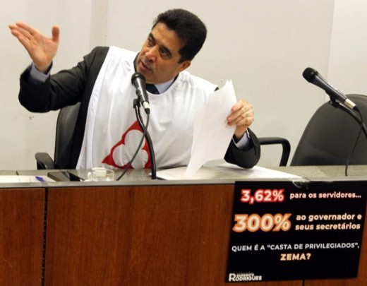 Deputado Sargento Rodrigues (PL) durante tramitação do PL 2309/2024 na Assembleia: protesto leva em conta reajuste concedido ao governador