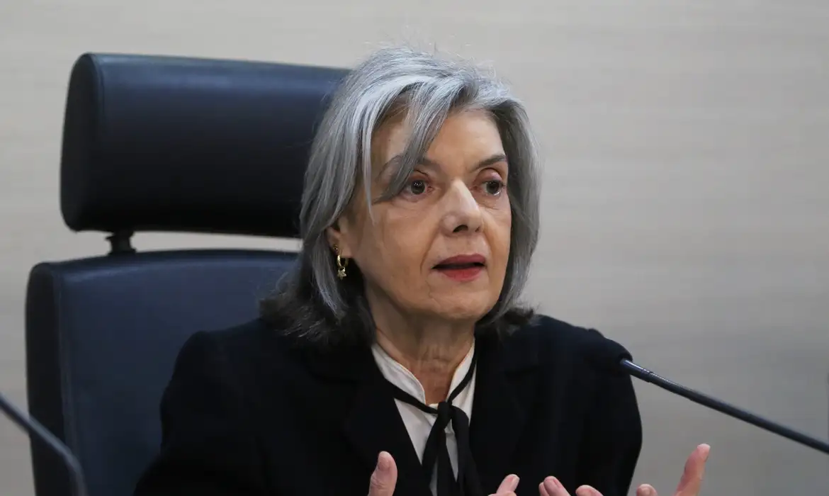 Cármen Lucia toma posse na presidência do TSE  -  (crédito: EBC)