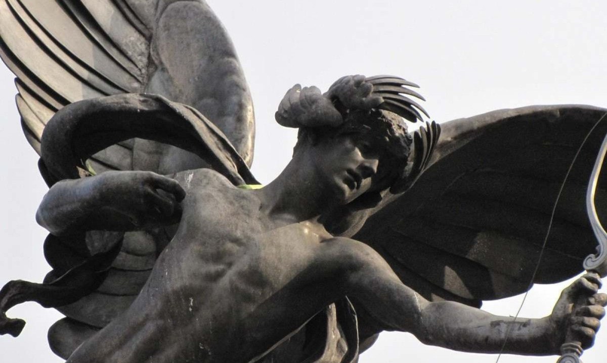 Estátua de Eros, em Picaddily, em Londres, na Inglaterra -  (crédito: PxHere)