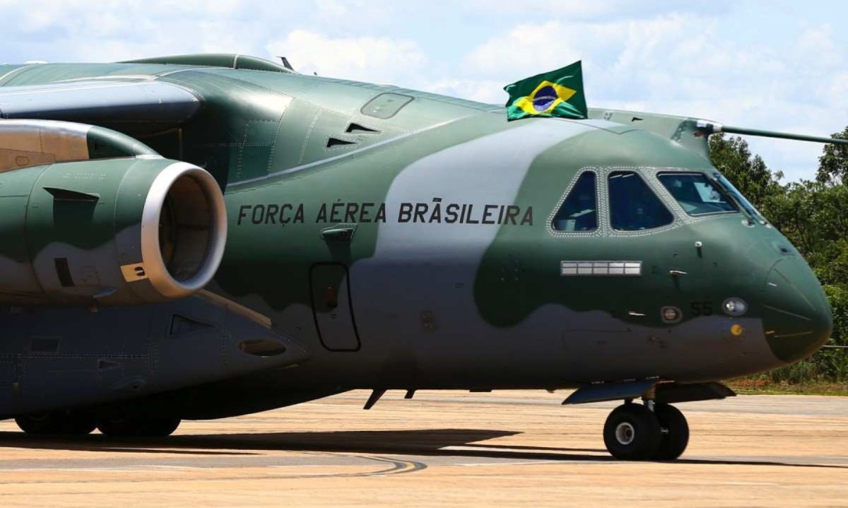Segundo a FAB, 71 mil pessoas foram resgatadas por via aérea, fluvial e terrestre desde o início da Operação Taquari 2 no Rio Grande do Sul -  (crédito: Marcelo Camargo / Agencia Brasil)
