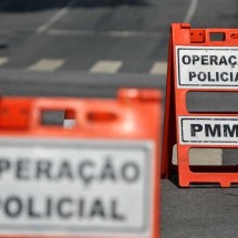 Caminhoneiro atropela mulher, foge e morre em confronto com a polícia - Leandro Couri/EM/D.A Press