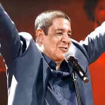 Zeca Pagodinho lança versão ao vivo de 'Camarão que Dorme a Onda Leva'   - Foto: Reprodução / YouTube