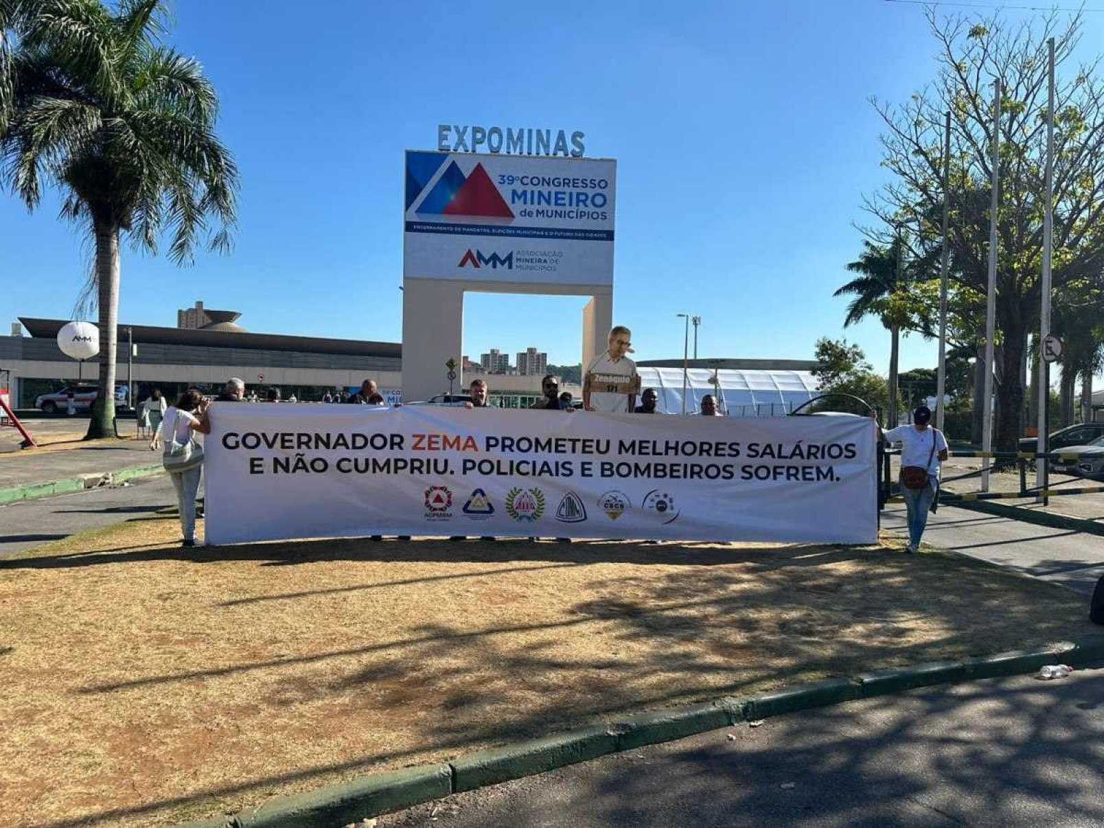 Servidores da Segurança de Minas voltam a protestar por reajuste salarial