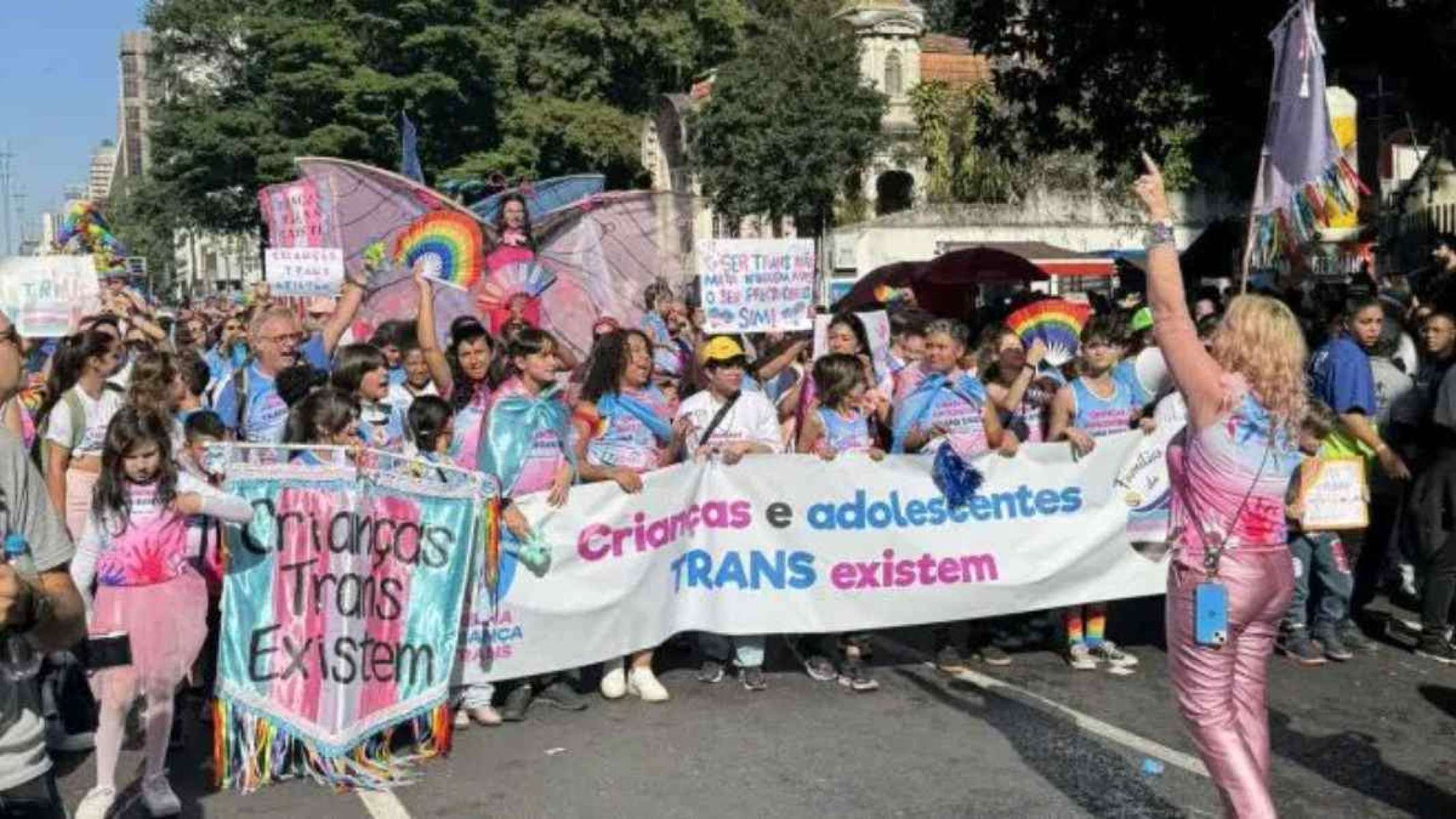 Ex-secretário de Bolsonaro quer proibir crianças na parada LGBTQIA+