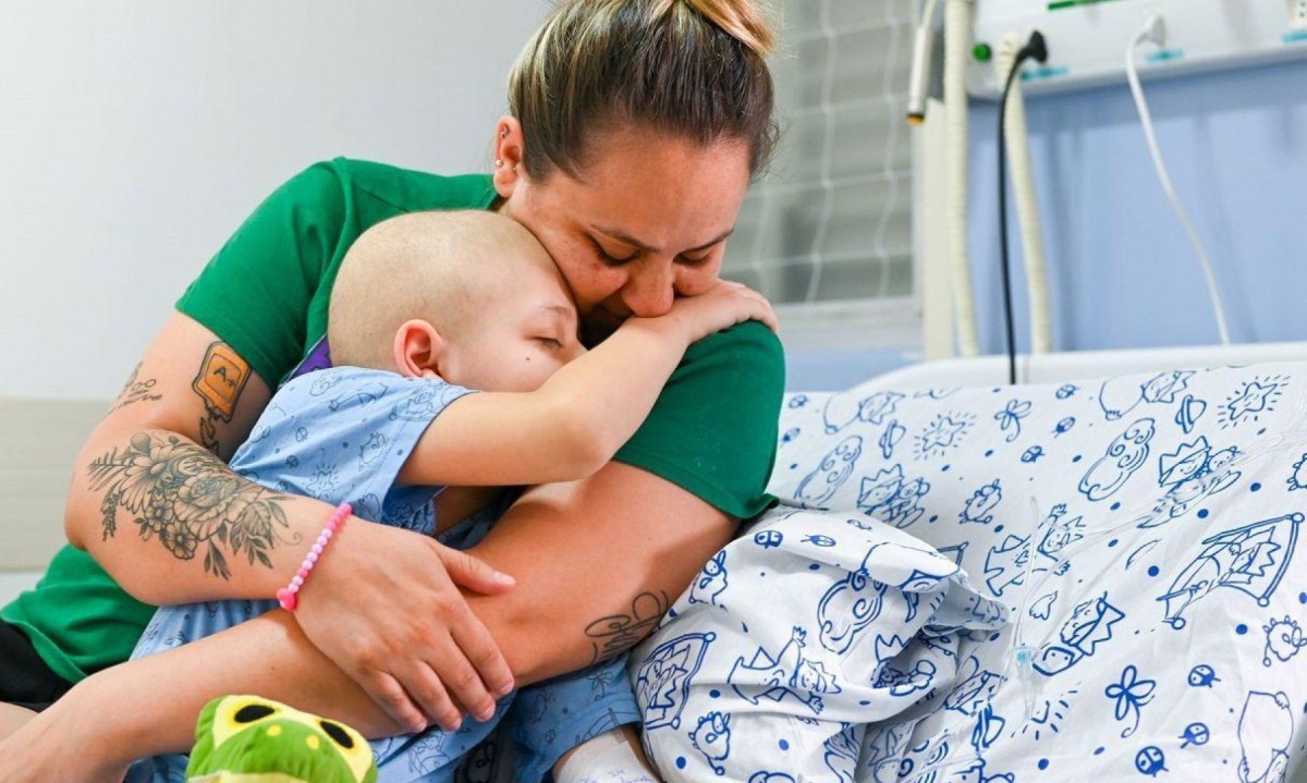 'Logo no primeiro exame de sangue, já deu alteração nas plaquetas', lembra Halana, mãe de Miguel -  (crédito: Arquivo pessoal)