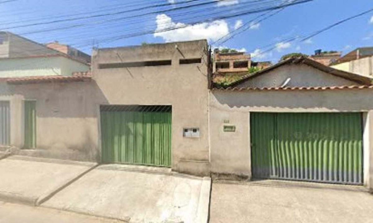 O homem que mantinha a mulher em cárcere privado e estuprou a filha morreu na casa de número 410 da Rua VL-26 -  (crédito: Google maps)