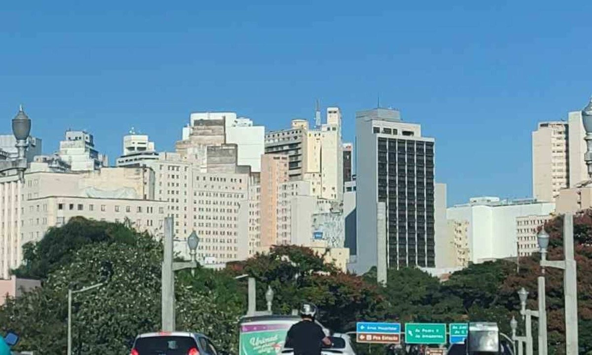 Céu aberto nesta quinta-feira em BH -  (crédito: Jair Amaral/EM/D.A.Press)