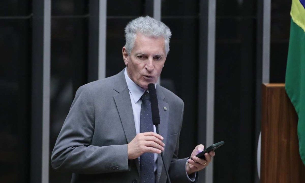 Rog&eacute;rio Correia rebate cr&iacute;ticas de Zema ao crescimento da economia brasileira -  (crédito:  Zeca Ribeiro/C&acirc;mara dos Deputados)