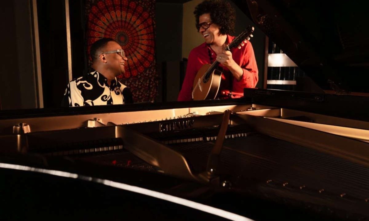 Gonzalo Rubalcaba e Hamilton de Holanda formam a dupla cubano-brasileira de "COLLAB" -  (crédito: Dani Gurgel/Divulgação)