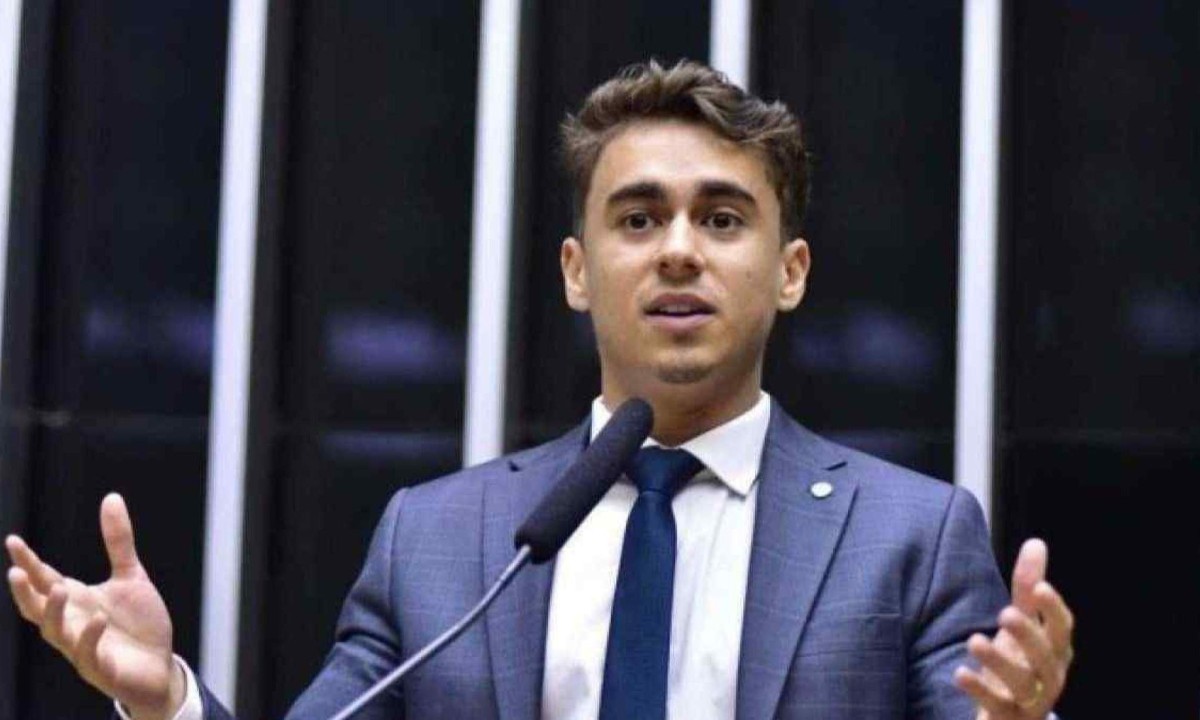&quot;Prender 200 baderneiros sem antecedente criminal &eacute; f&aacute;cil, Alexandre. Sua prioridade &eacute; criminalizar a direita. Pat&eacute;tico&quot;, criticou Nikolas -  (crédito: Zeca Ribeiro/C&acirc;mara dos Deputados)