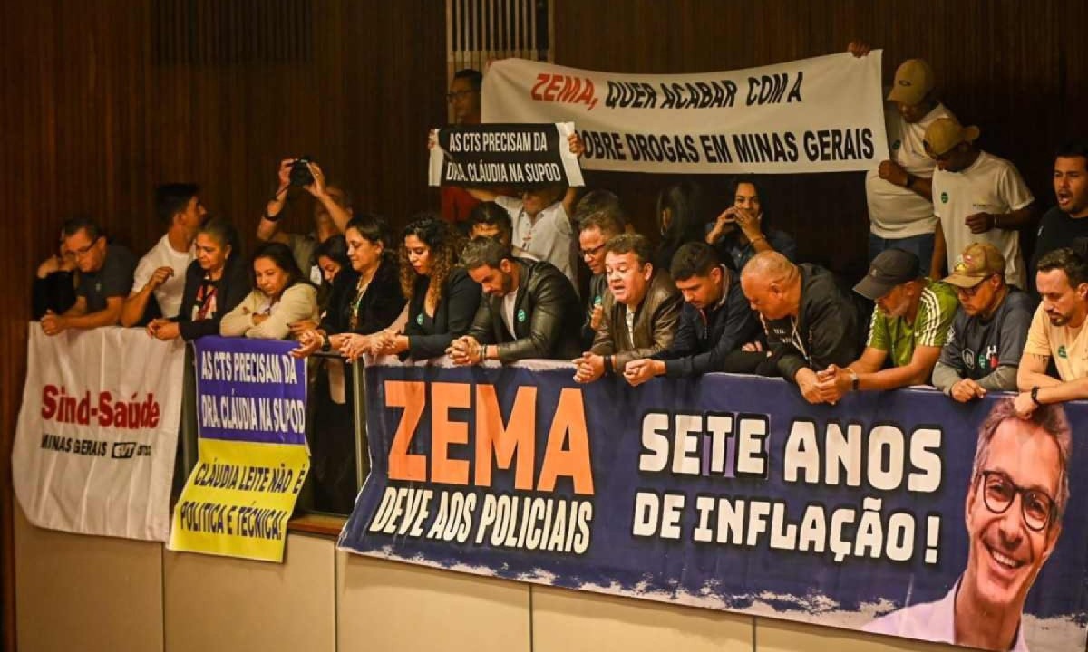 Servidores protestaram contra os deputados da base de apoio do governador Romeu Zema (Novo) -  (crédito: Leandro Couri/EM/D.A Press)