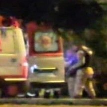Homem surta e leva tiros de bala de borracha da PM - Youtube
