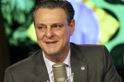 "Eu não gosto de comemorar um momento de tragédias e muito menos de instabilidade, como é esse momento que estamos vivendo. Mas, sem sombra de dúvida, torna-se uma oportunidade", disse o ministro da Agricultura, Carlos Fávaro -  (crédito: Marcelo Camargo/Agência Brasil)