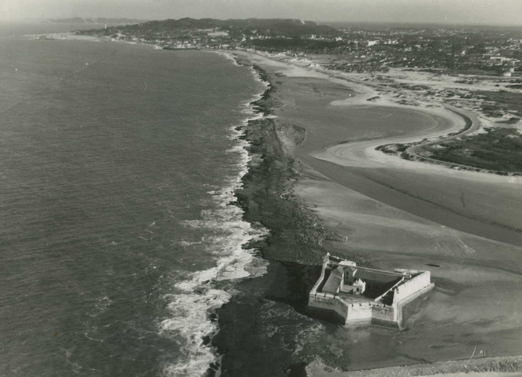 'PEC das praias': a história de como terrenos à beira-mar se tornaram bens públicos no Brasil