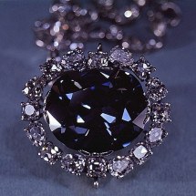 WebStories: A maldição de Hope: A misteriosa história do diamante azul da Coroa