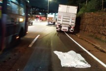 Homem morre ao ser atropelado por caminhão no Anel Rodoviário